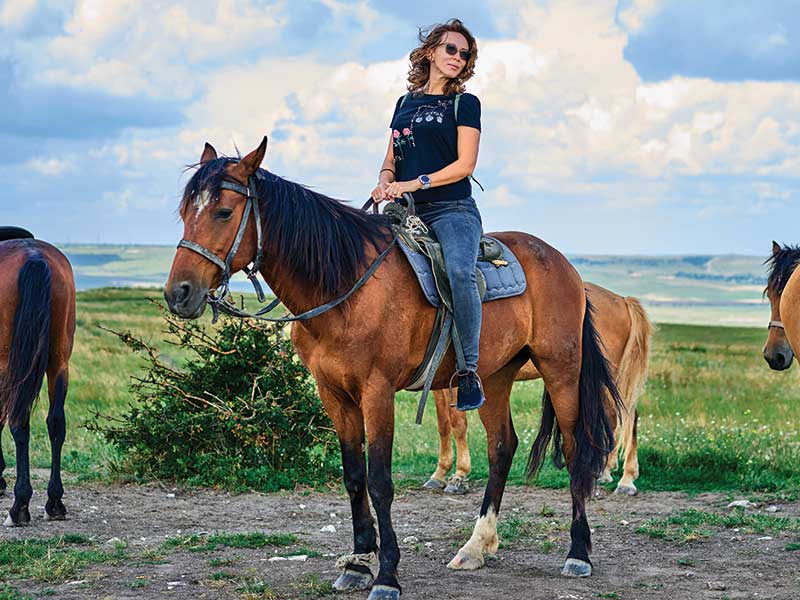 What to Wear Horseback Riding: Essential Apparel Guide