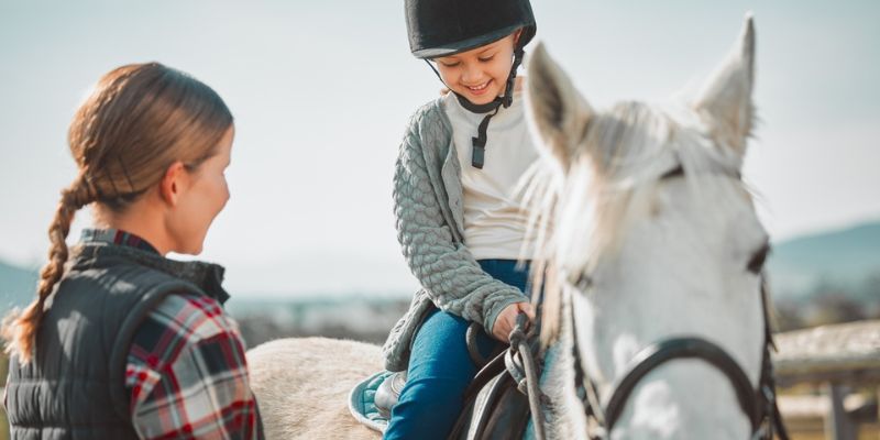 Keeping Kids Comfortable & Engaged on the Trail<br />

